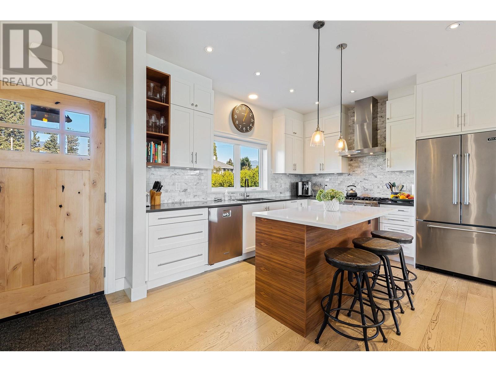 747 E 6th Street, North Vancouver, British Columbia V7L 1R5 - Photo 8 - R2921638