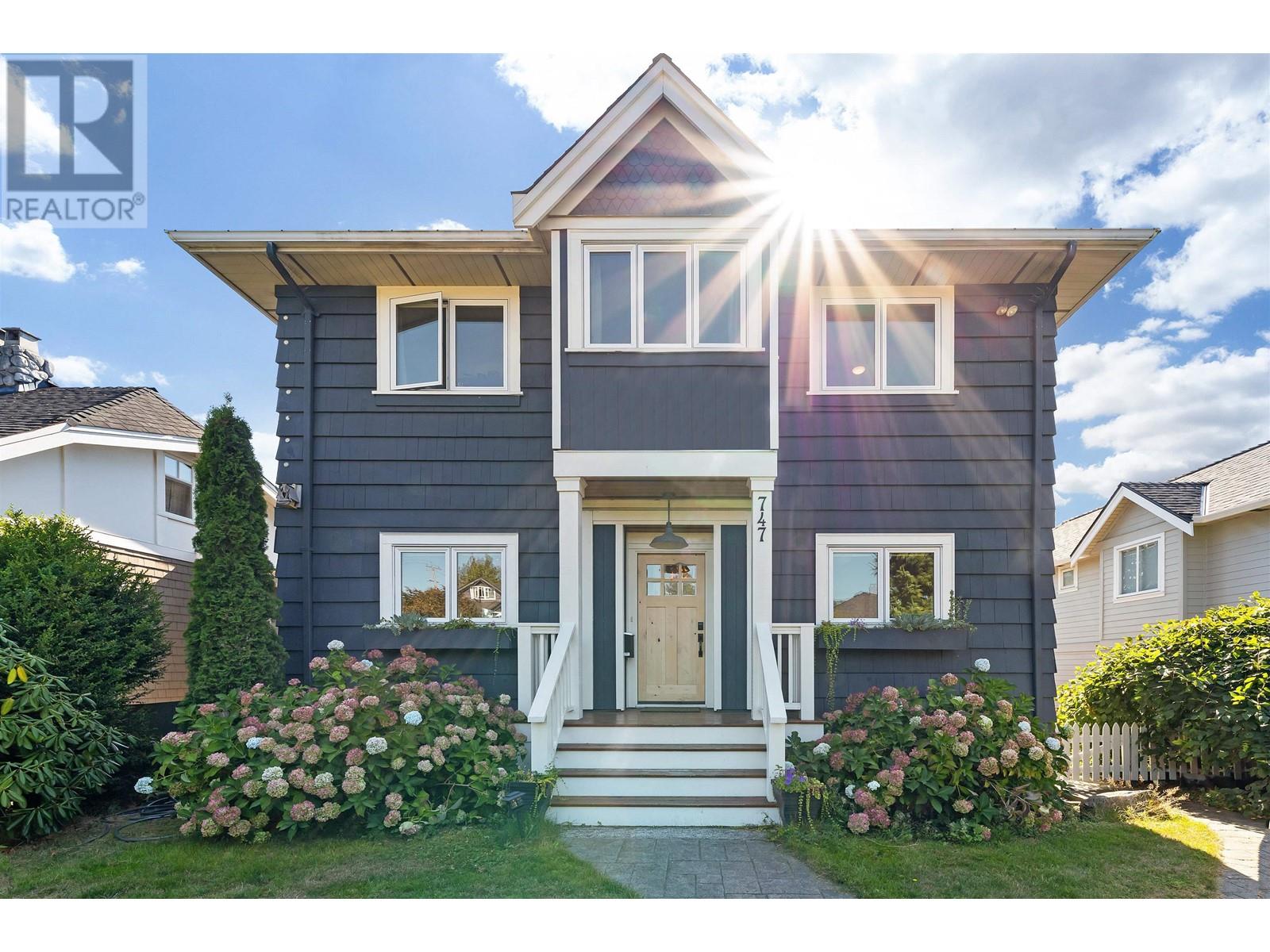 747 E 6th Street, North Vancouver, British Columbia V7L 1R5 - Photo 1 - R2921638