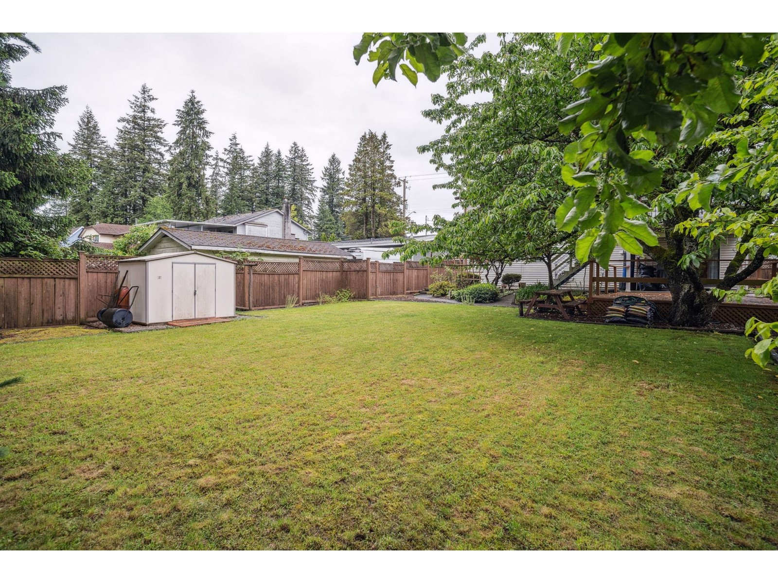 8922 156 Street, Surrey, British Columbia  V3R 4K8 - Photo 2 - R2890316