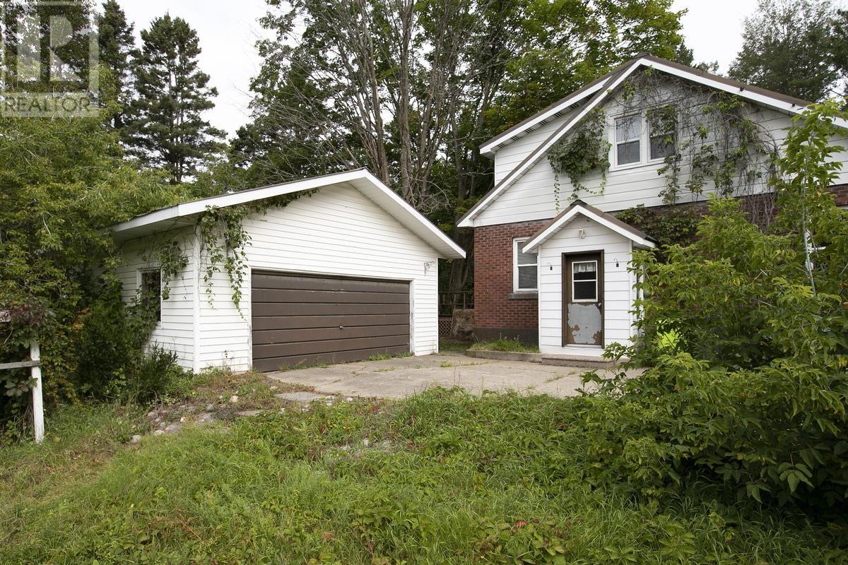 195 Maki Rd, Sault Ste. Marie, Ontario  P6A 5K8 - Photo 3 - SM242190