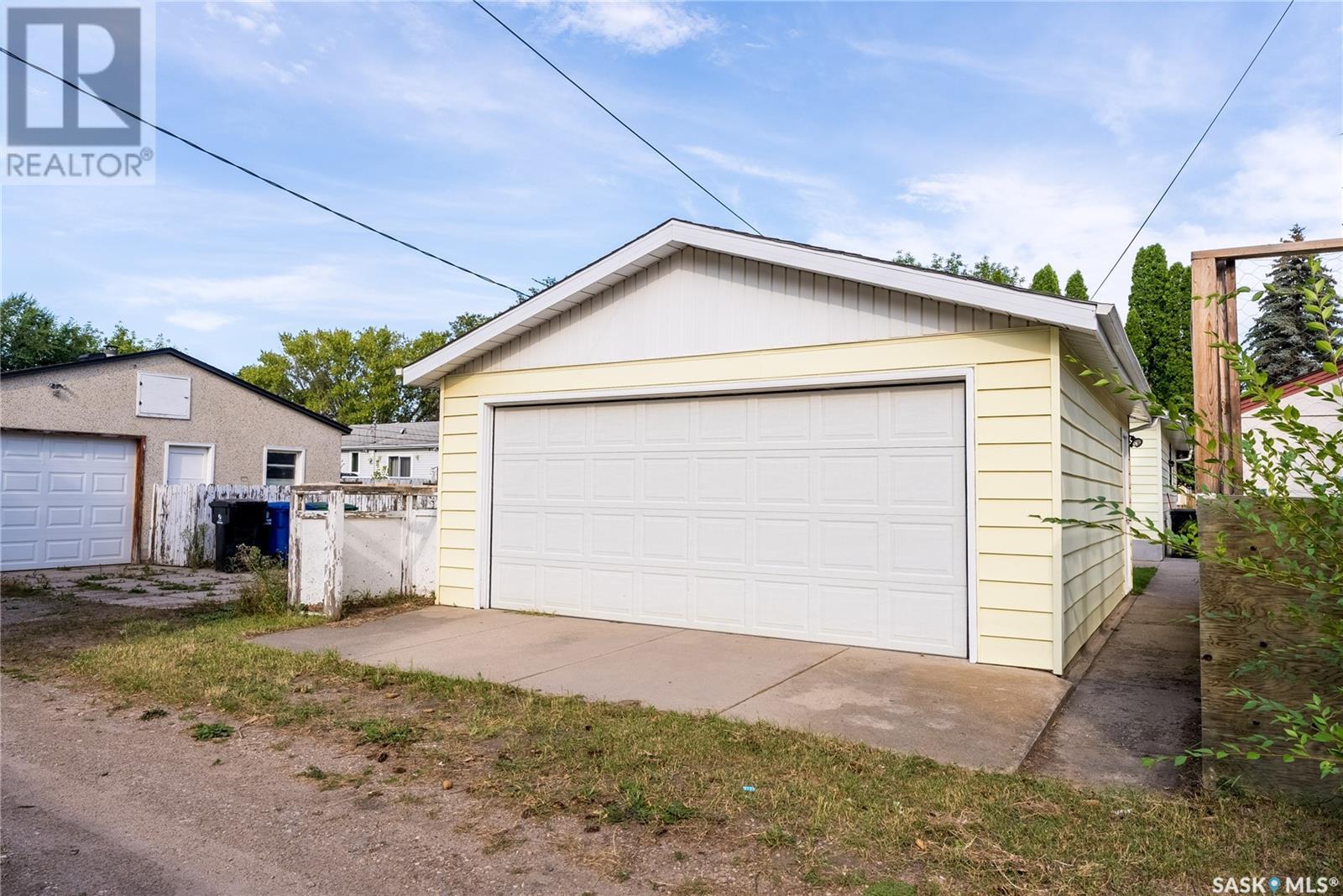 1019 M Avenue S, Saskatoon, Saskatchewan  S7M 2L8 - Photo 36 - SK981438