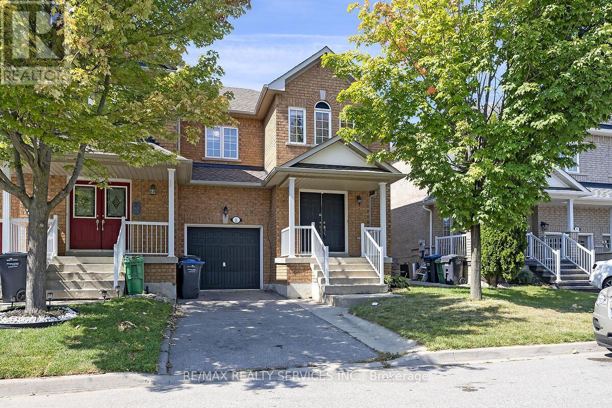 21 Knightswood Crescent, Brampton (Fletcher's Meadow), Ontario  L7A 3R1 - Photo 1 - W9303434