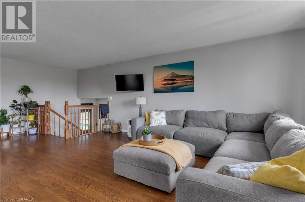 3034 Railton Road, Harrowsmith, Ontario  K0H 1V0 - Photo 12 - 40642449