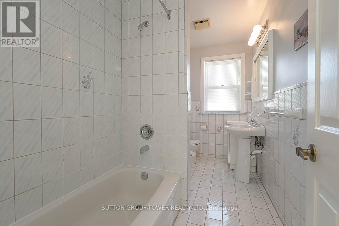 372 Glen Park Avenue, Toronto (Yorkdale-Glen Park), Ontario  M6B 2E5 - Photo 24 - W9303545