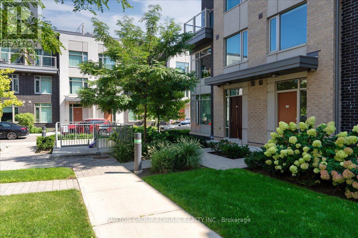 8 - 12 Applewood Lane, Toronto (Etobicoke West Mall), Ontario  M9C 0C1 - Photo 4 - W9303721