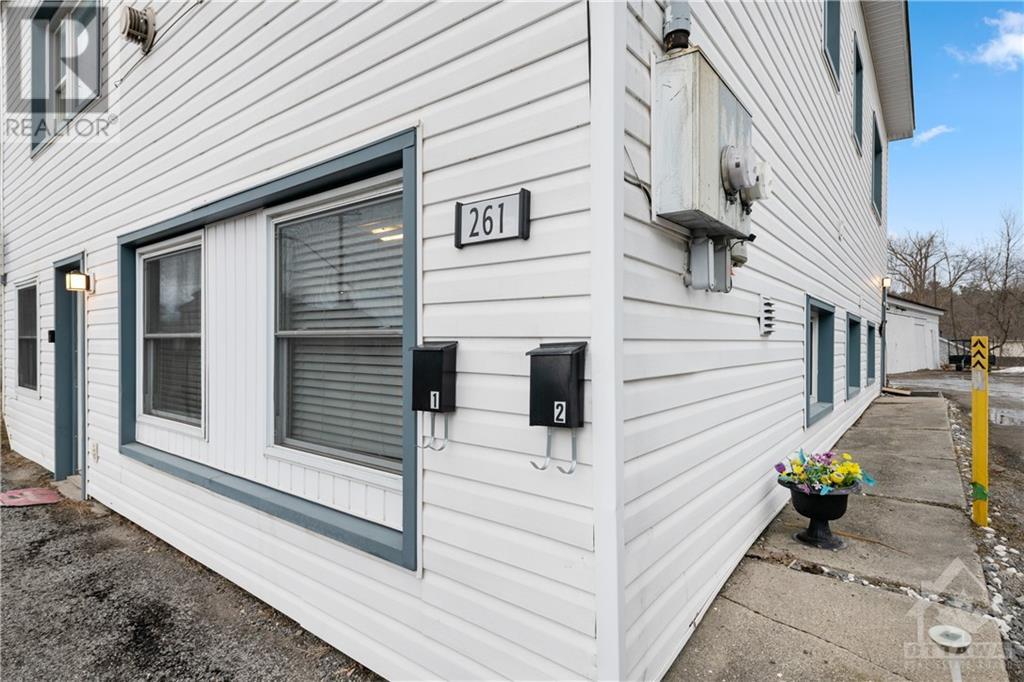 261 Elgin St Street W, Arnprior, Ontario K7S 1P5 - Photo 3 - X9518106