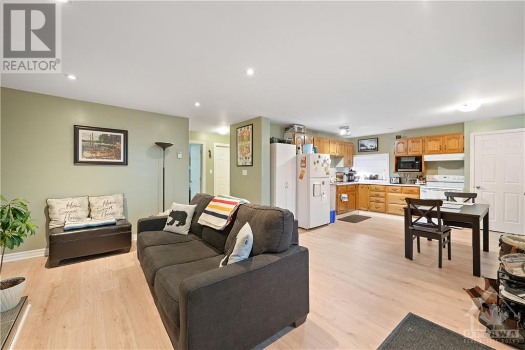 261 Elgin St Street W, Arnprior, Ontario K7S 1P5 - Photo 6 - X9518106