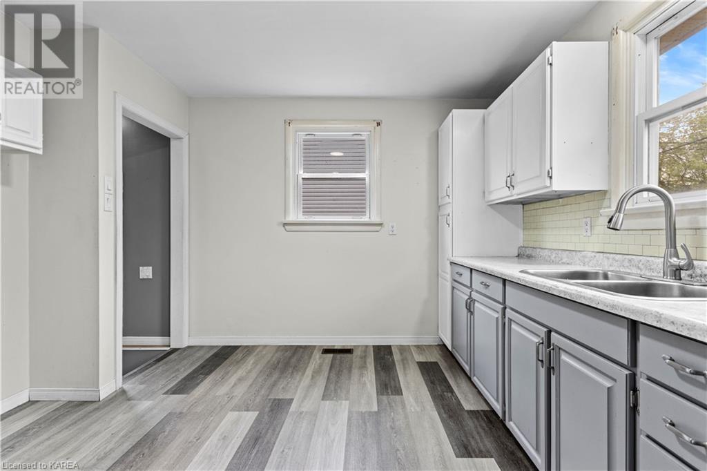 135 Elm Street, Gananoque, Ontario  K7G 2T1 - Photo 13 - 40642974