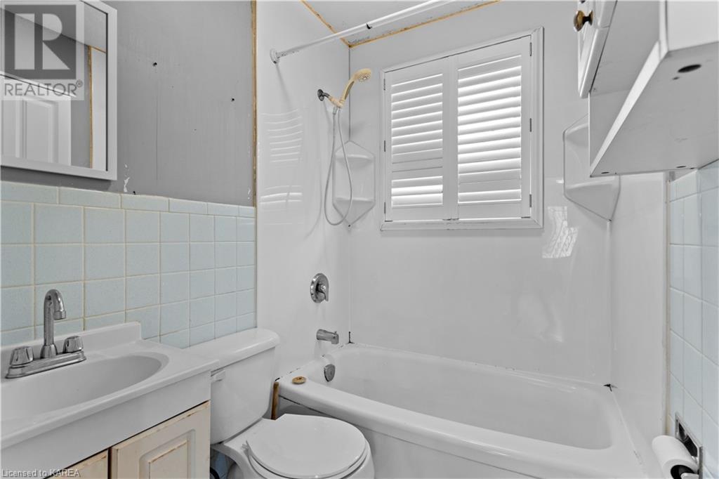 135 Elm Street, Gananoque, Ontario  K7G 2T1 - Photo 17 - 40642974