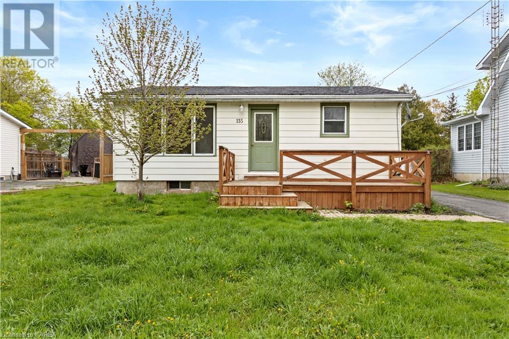 135 Elm Street, Gananoque, Ontario  K7G 2T1 - Photo 3 - 40642974