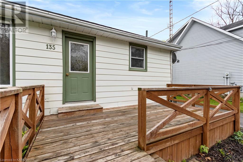 135 Elm Street, Gananoque, Ontario  K7G 2T1 - Photo 5 - 40642974