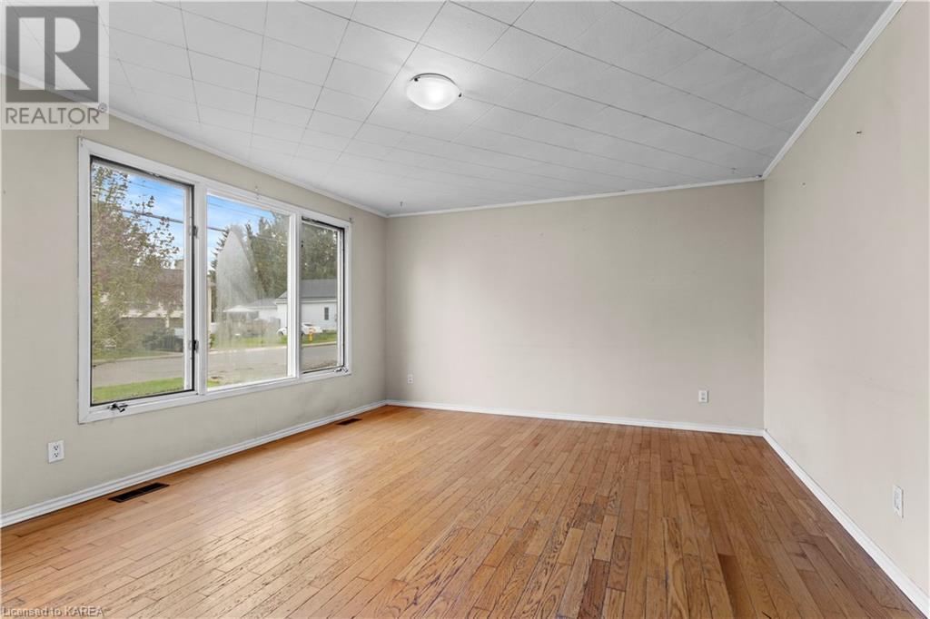 135 Elm Street, Gananoque, Ontario  K7G 2T1 - Photo 7 - 40642974