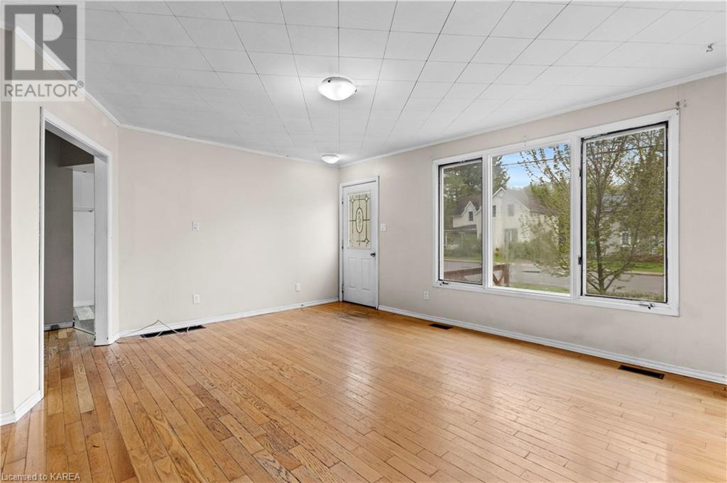 135 Elm Street, Gananoque, Ontario  K7G 2T1 - Photo 8 - 40642974