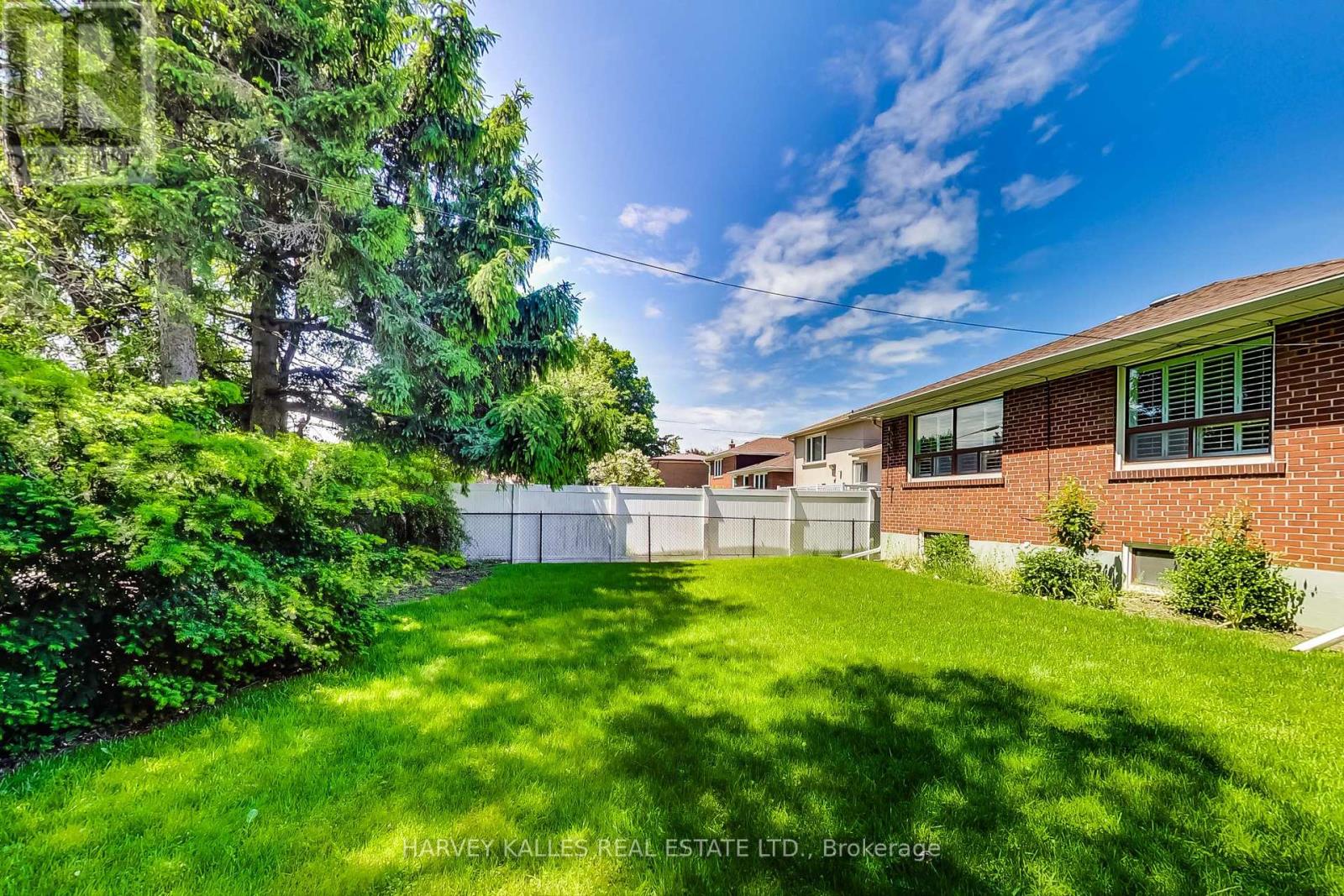 11 Barksdale Avenue, Toronto (Bathurst Manor), Ontario  M3H 4S3 - Photo 29 - C9303886