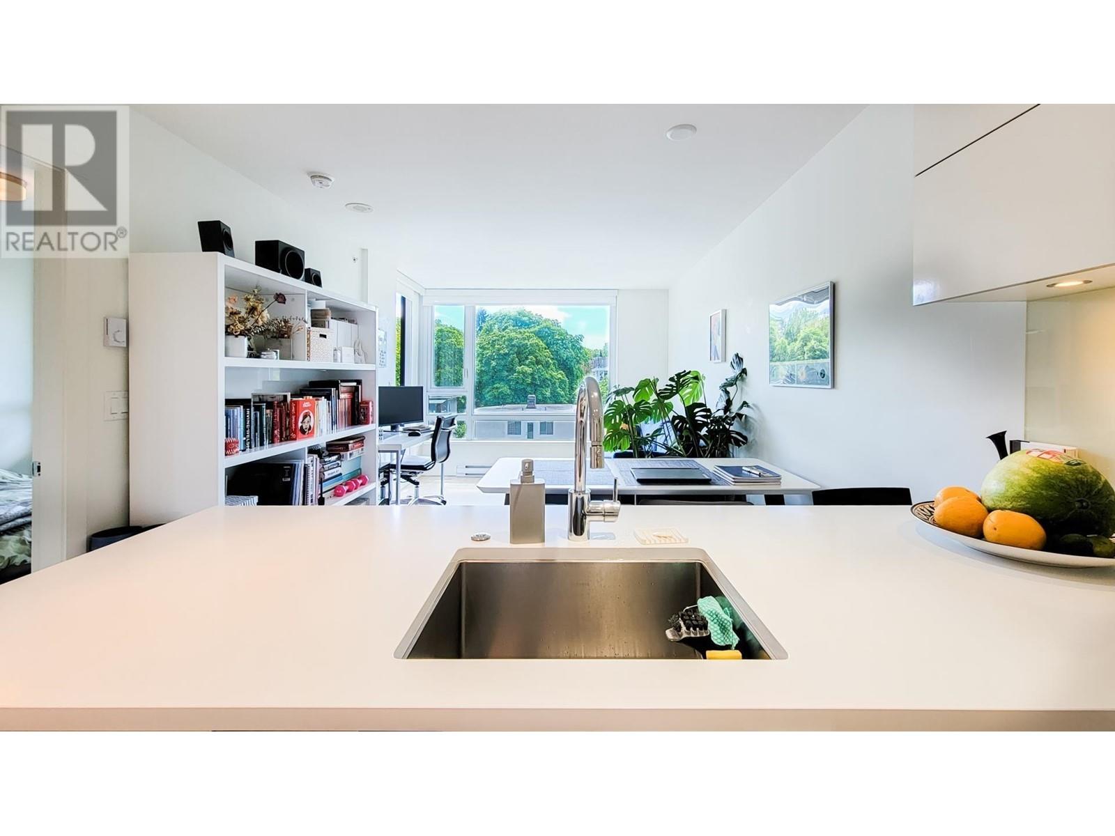 Listing Picture 4 of 12 : 802 238 W BROADWAY, Vancouver / 溫哥華 - 魯藝地產 Yvonne Lu Group - MLS Medallion Club Member