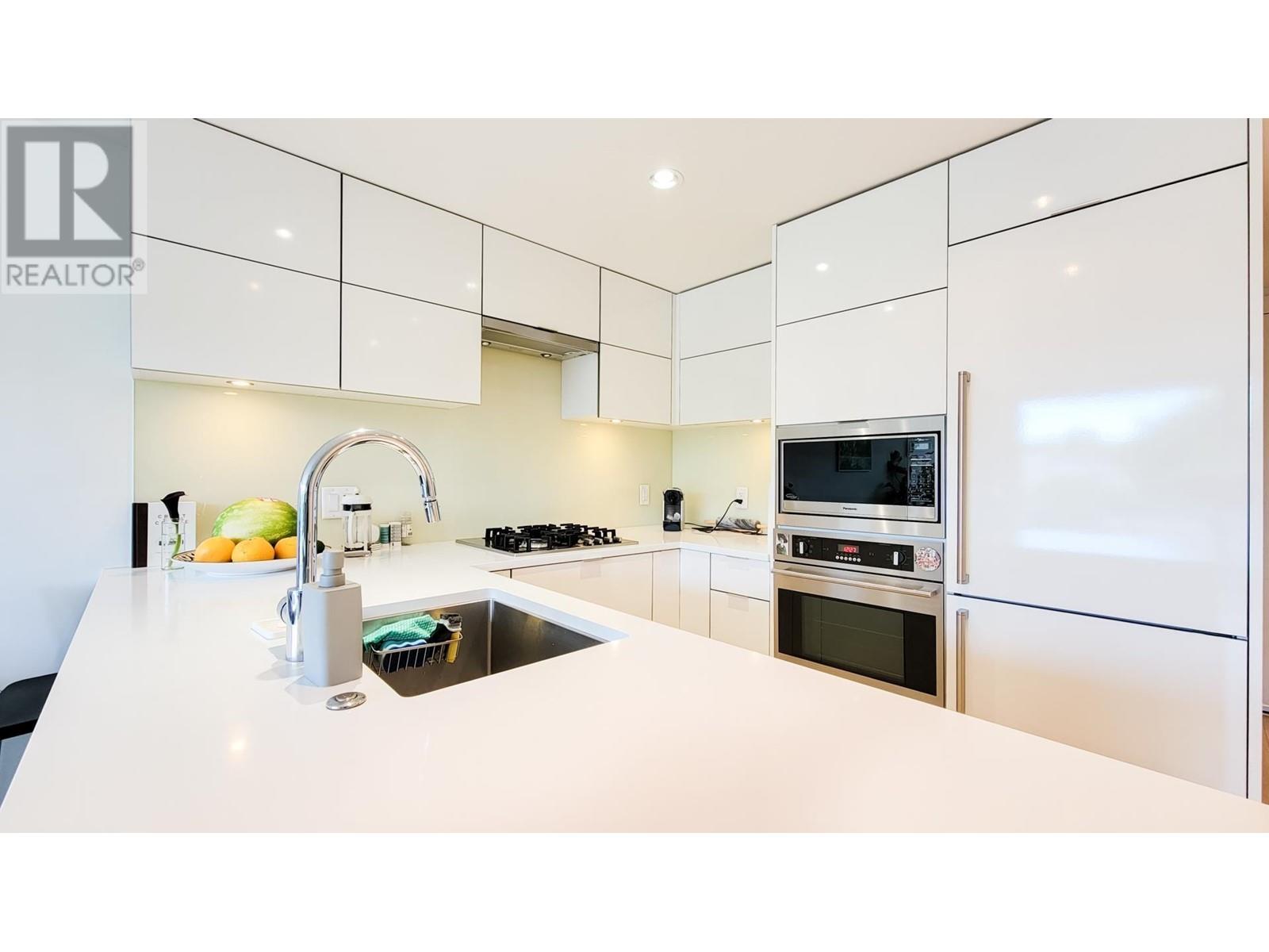 Listing Picture 7 of 12 : 802 238 W BROADWAY, Vancouver / 溫哥華 - 魯藝地產 Yvonne Lu Group - MLS Medallion Club Member