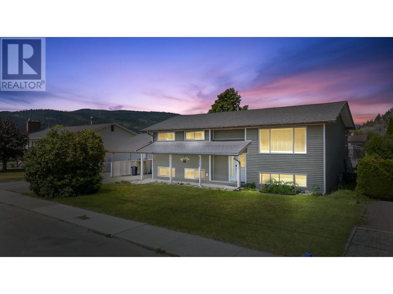 2275 CHAPMAN STREET, merritt, British Columbia