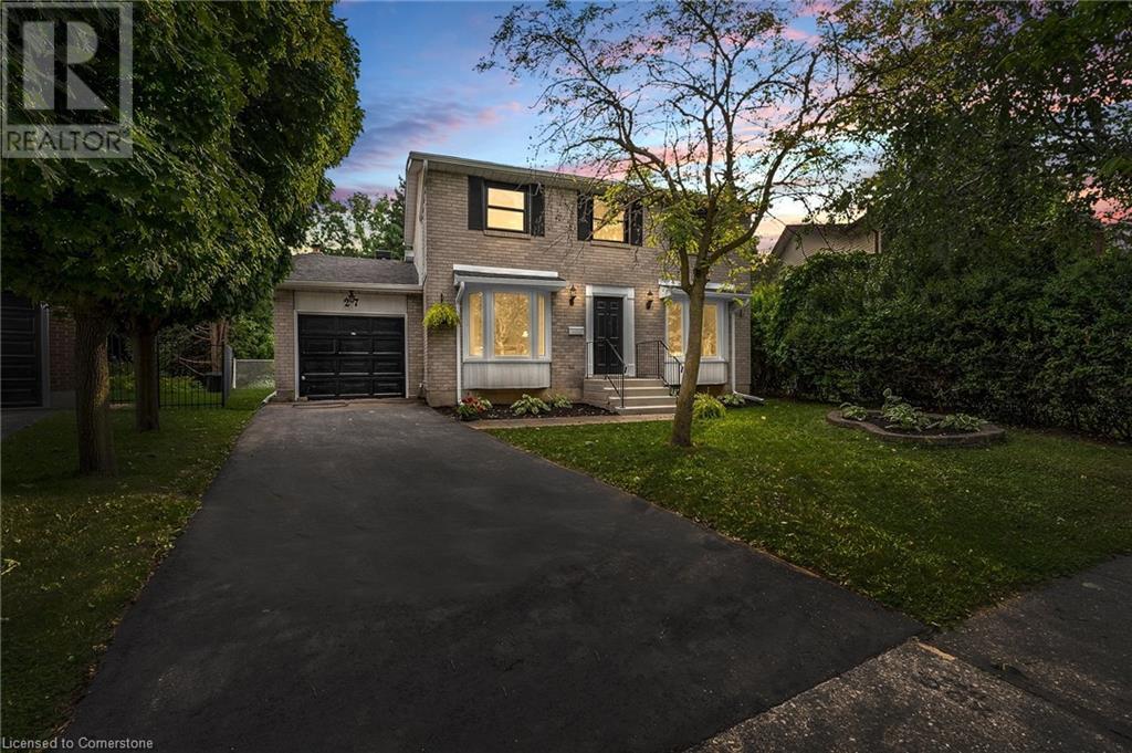 27 Yarwood PlaceKitchener, Ontario  N2E 2T6 - Photo 2 - 40571931