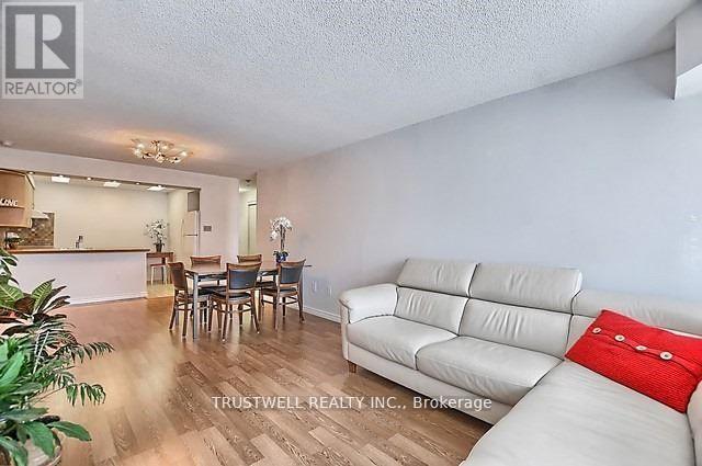 812 - 309 Major Mackenzie Drive E, Richmond Hill (Harding), Ontario  L4C 9V5 - Photo 6 - N9304634