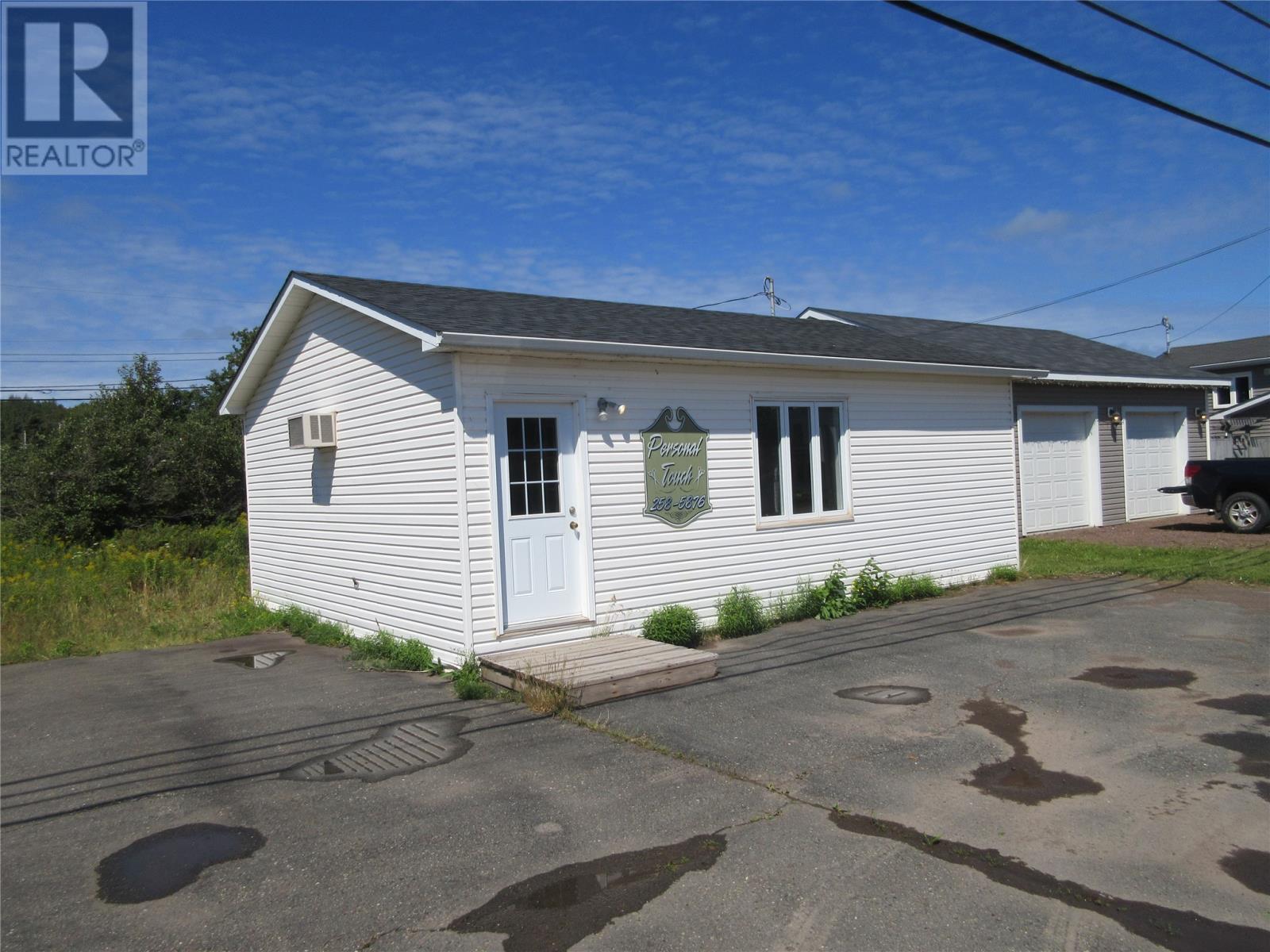 530 Main Street, Bishop's Falls, Newfoundland & Labrador  A0H 1C0 - Photo 1 - 1272372