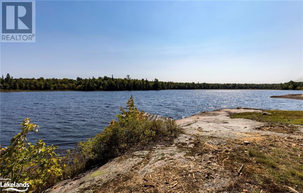 Cottage Property for Sale in Muskoka 46 TAYLOR LAKE Road (40643096)