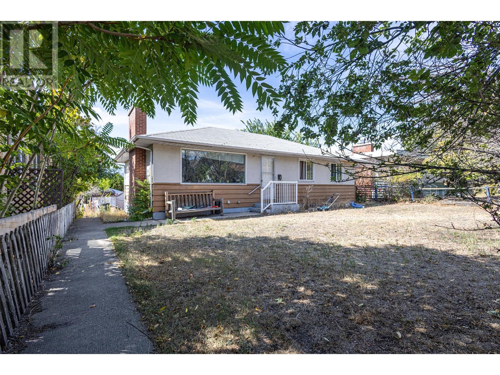 Property at 1375 GOVERNMENT Street image 4