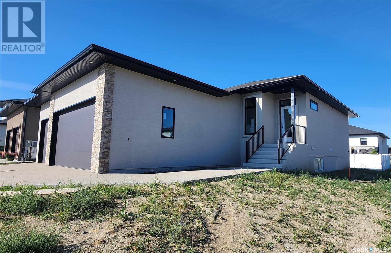 49 Konanz Bay, Balgonie, Saskatchewan  S0G 0E0 - Photo 2 - SK975013