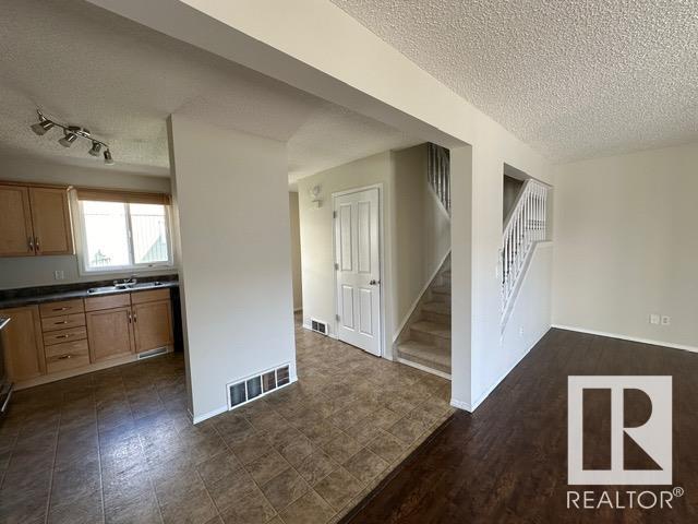 8211 182 St Nw, Edmonton, Alberta  T5T 1L2 - Photo 11 - E4405246