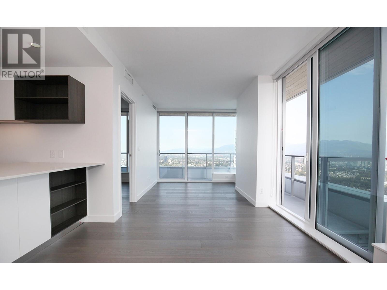 Listing Picture 4 of 23 : 4107 6000 MCKAY AVENUE, Burnaby / 本拿比 - 魯藝地產 Yvonne Lu Group - MLS Medallion Club Member