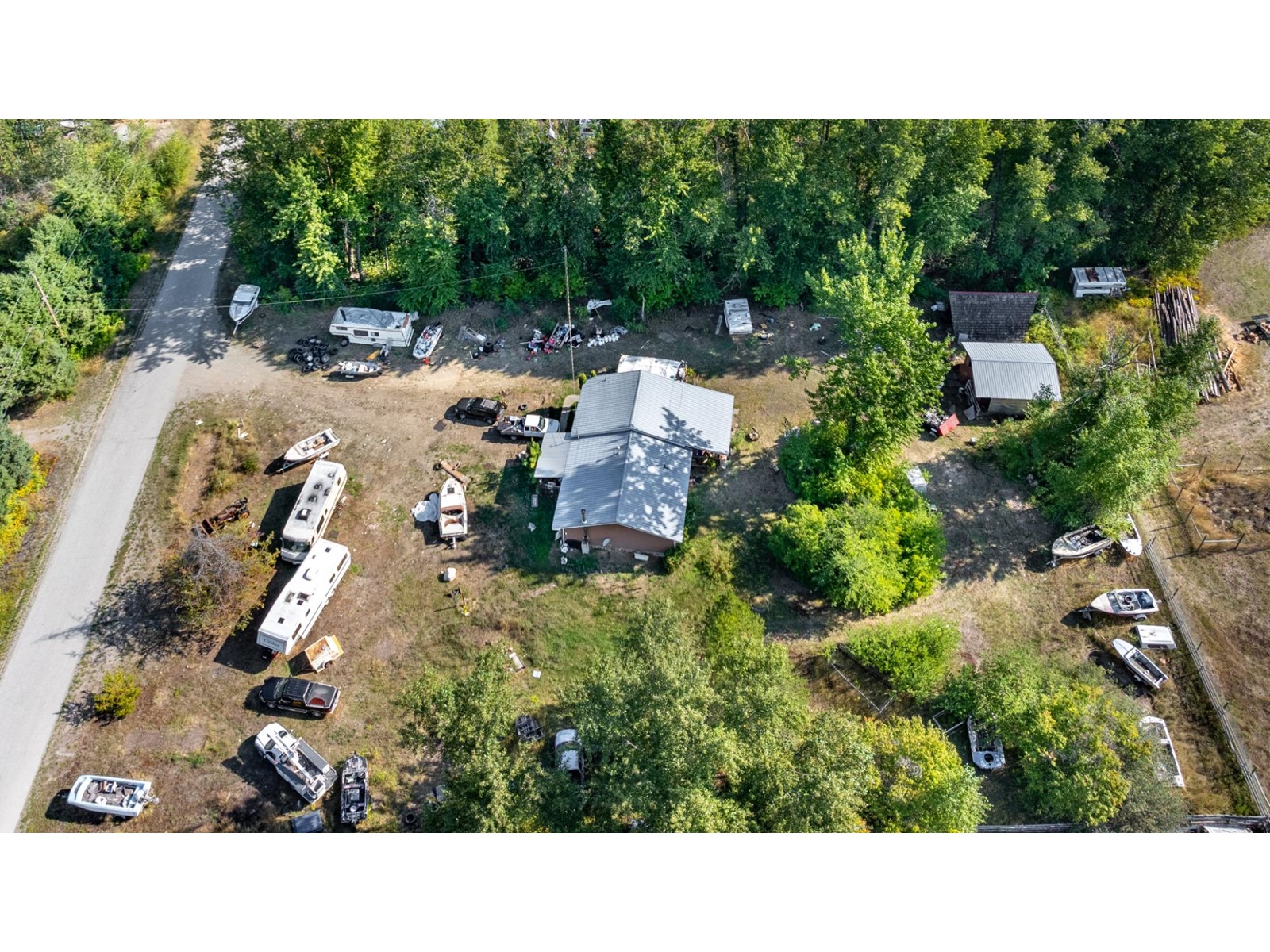 8927 River Avenue, Yahk, British Columbia  V0B 2P0 - Photo 17 - 2479446