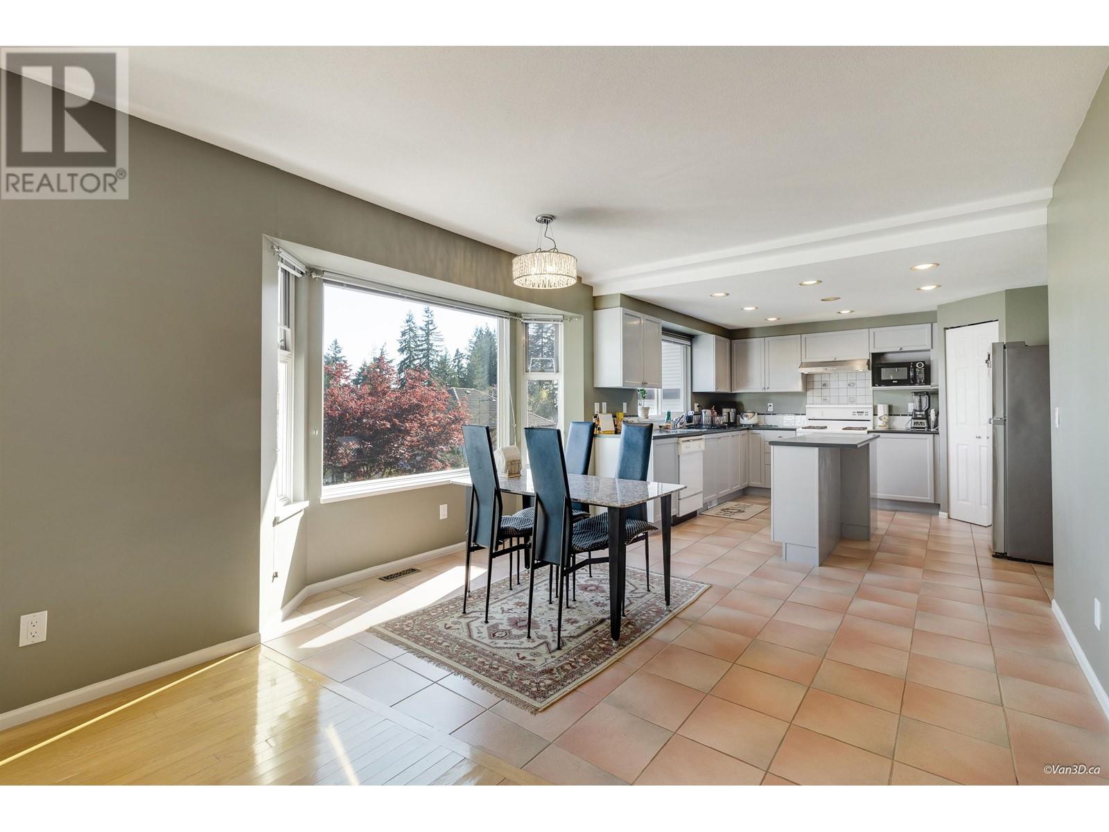 1662 Plateau Crescent, Coquitlam, British Columbia  V3E 3B3 - Photo 10 - R2922275