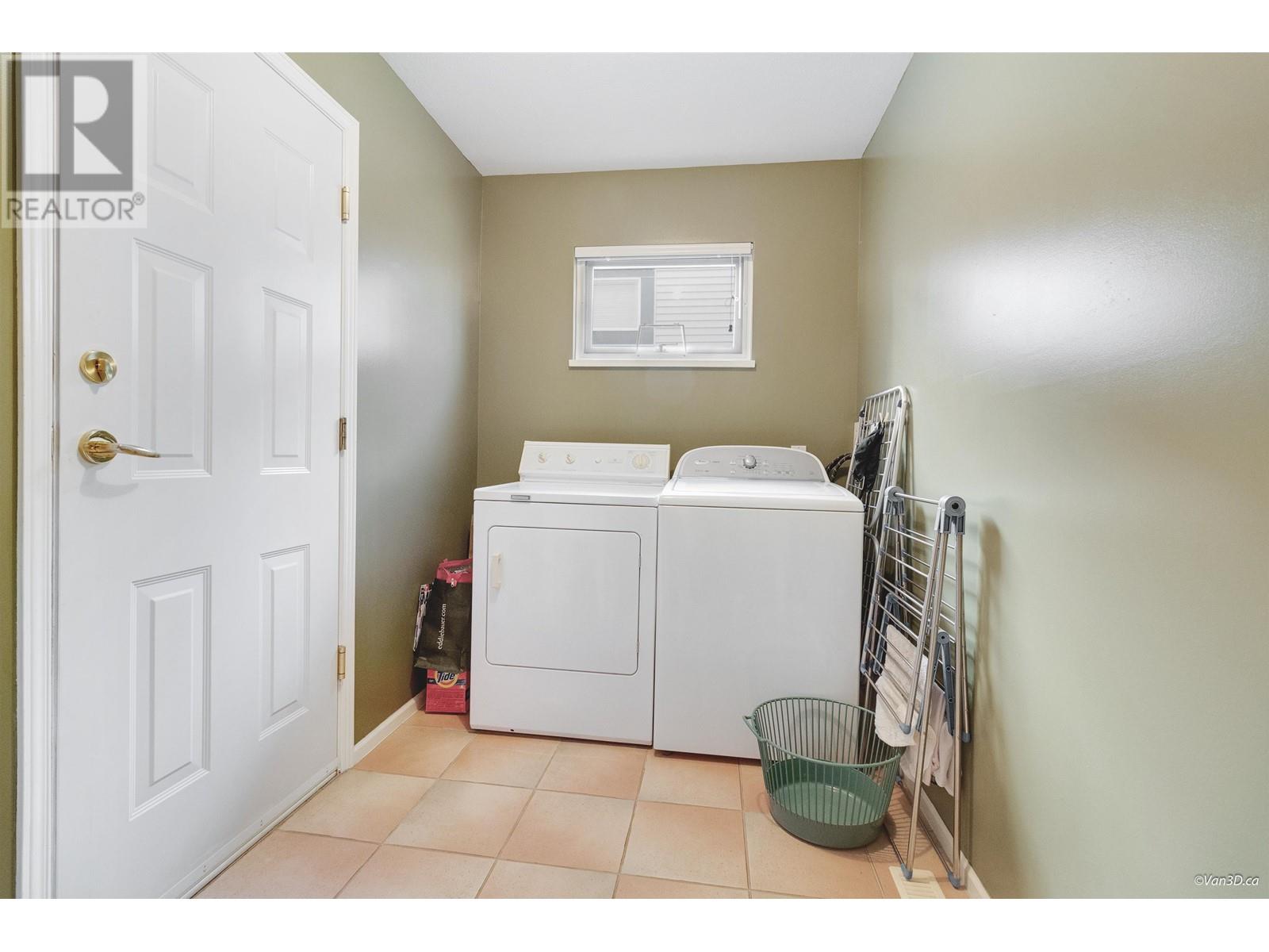 1662 Plateau Crescent, Coquitlam, British Columbia  V3E 3B3 - Photo 16 - R2922275