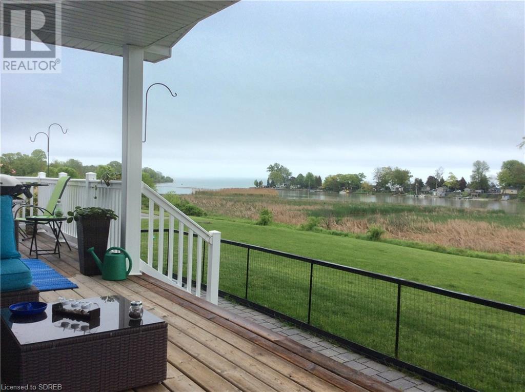 Property at 2 HICKORY Hollow image 4