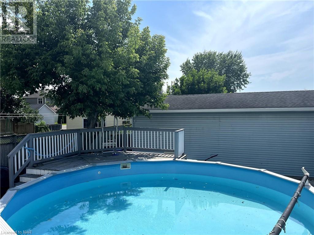 19 Campbell Avenue, St. Catharines, Ontario  L2P 2M3 - Photo 10 - 40643436