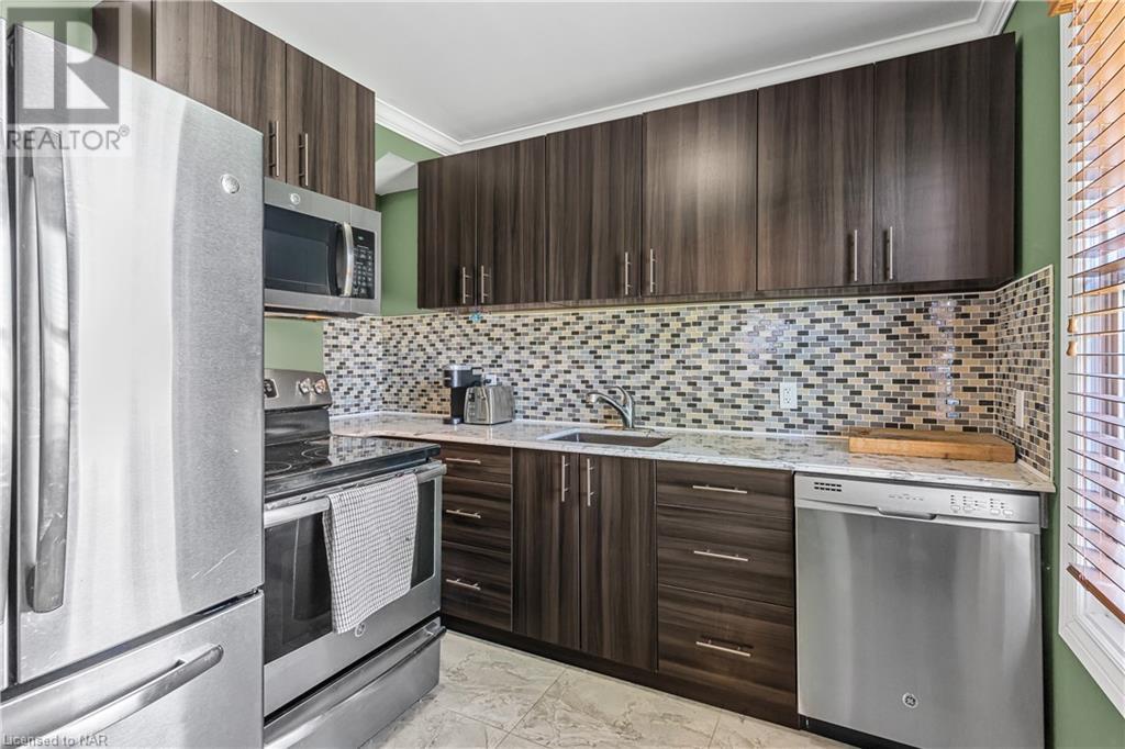 19 Campbell Avenue, St. Catharines, Ontario  L2P 2M3 - Photo 3 - 40643436