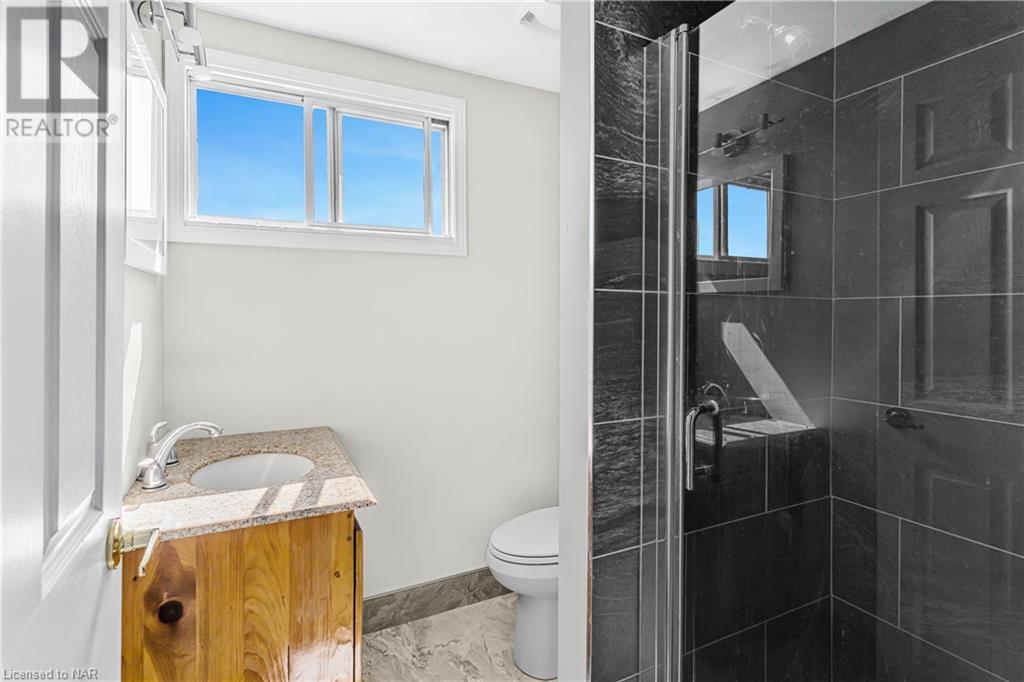 19 Campbell Avenue, St. Catharines, Ontario  L2P 2M3 - Photo 9 - 40643436