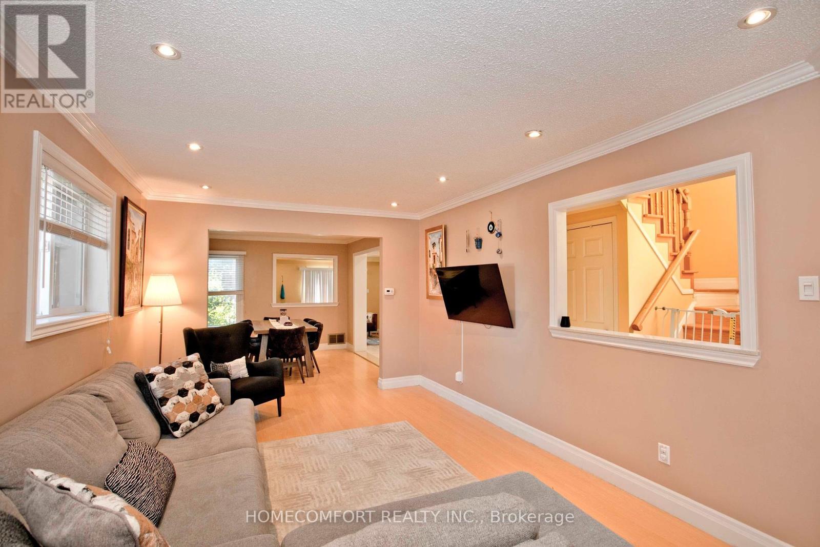 100 Nettlecreek Crescent, Toronto (Milliken), Ontario  M1V 4K9 - Photo 4 - E9305688