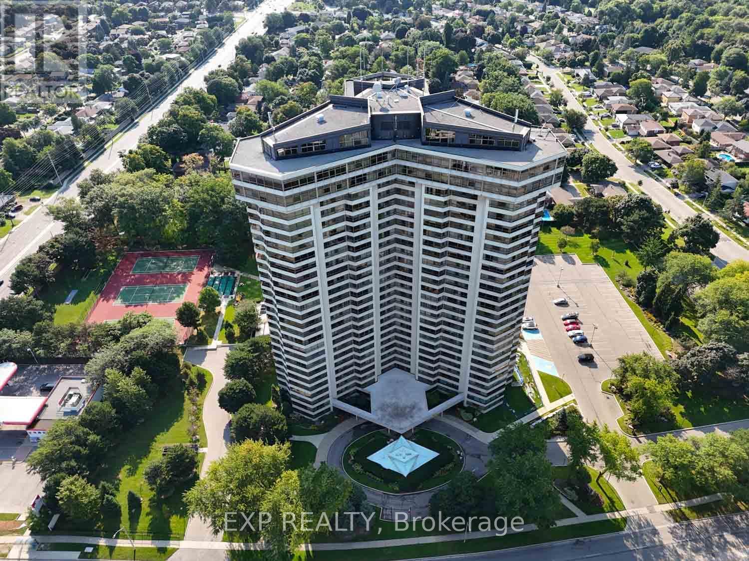 1406 - 1300 Bloor Street, Mississauga (Applewood), Ontario  L4Y 3Z2 - Photo 1 - W9305881