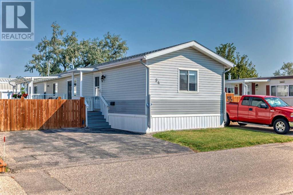 94, 2300 13 Street N, Lethbridge, Alberta  T1H 4E8 - Photo 1 - A2162426