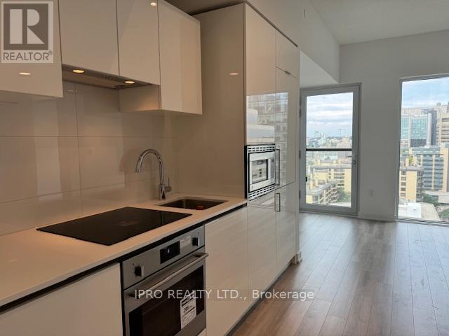 1802 - 238 Simcoe Street, Toronto (Kensington-Chinatown), Ontario  M5T 0E2 - Photo 12 - C9306143