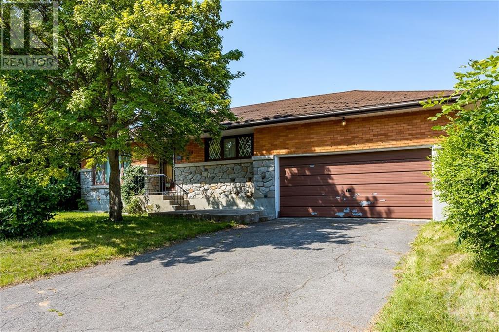 648 Parkview RoadOttawa, Ontario  K1Z 6E5 - Photo 1 - X9518325