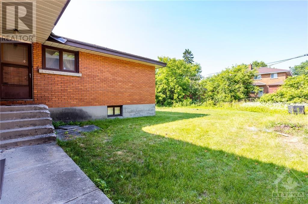 648 Parkview RoadOttawa, Ontario  K1Z 6E5 - Photo 7 - X9518325