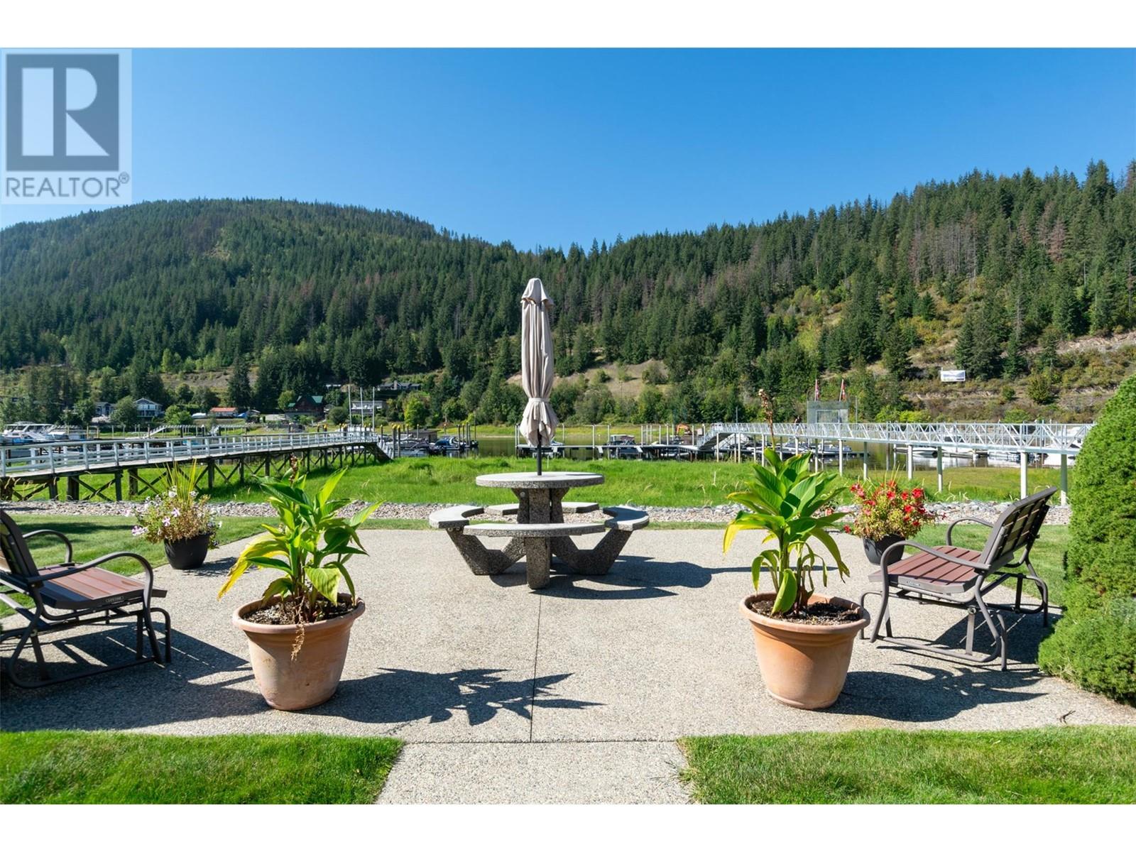 1002 Riverside Avenue Unit# 318 Sicamous