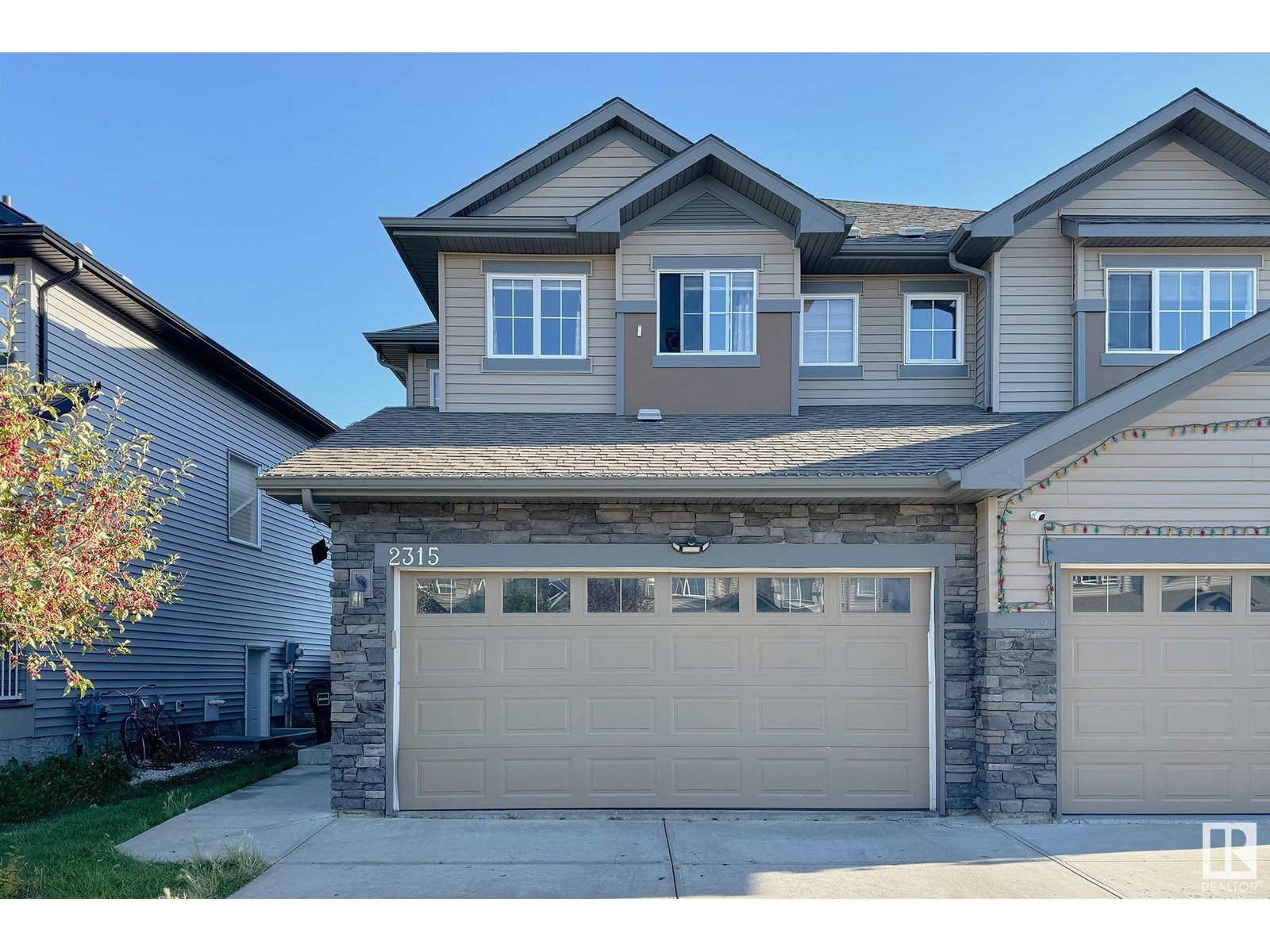 2315 22 Av Nw, Edmonton, Alberta  T6T 0Y4 - Photo 2 - E4405435