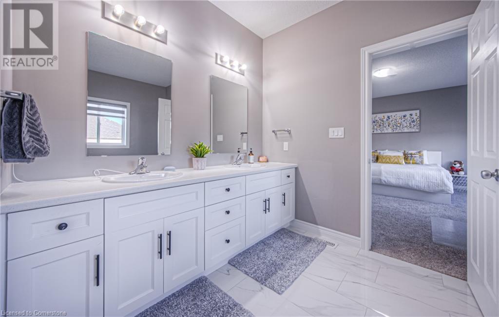 43 Broadacre Dr Drive, Kitchener, Ontario  N2R 0S5 - Photo 27 - 40638050