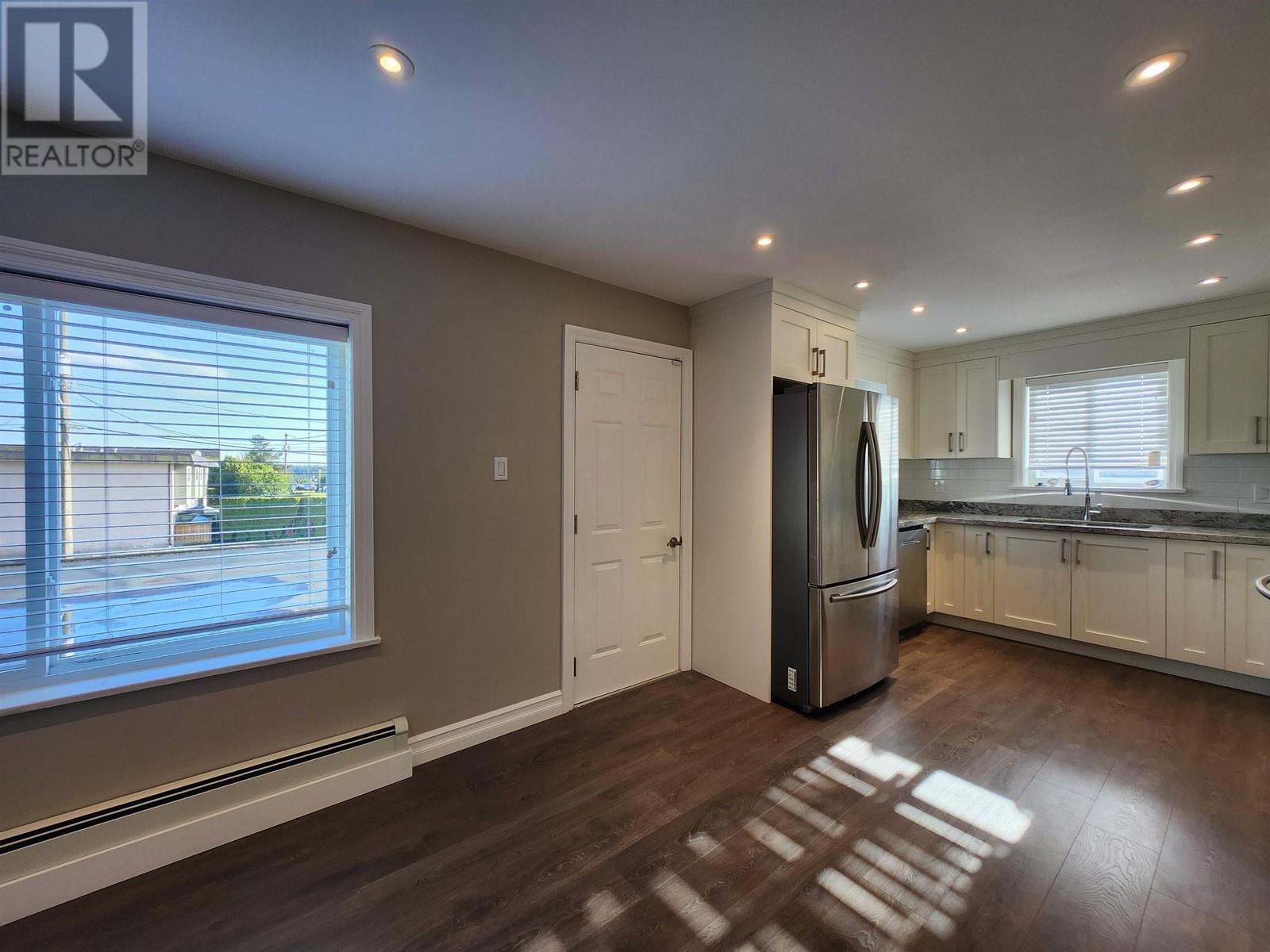 22504 Lougheed Highway, Maple Ridge, British Columbia  V2X 2V1 - Photo 38 - C8062738