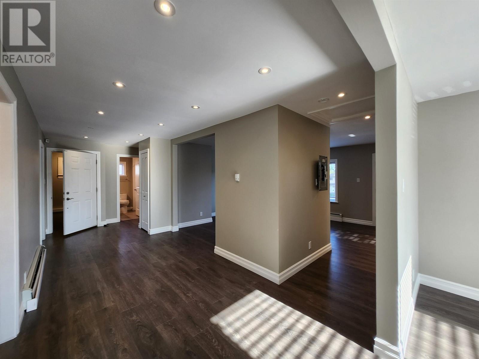 22504 Lougheed Highway, Maple Ridge, British Columbia  V2X 2V1 - Photo 25 - C8062738