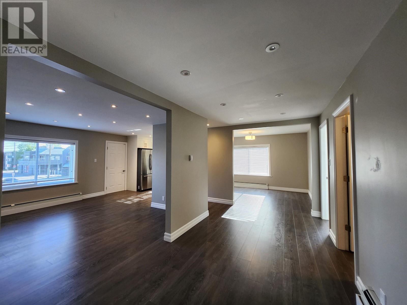 22504 Lougheed Highway, Maple Ridge, British Columbia  V2X 2V1 - Photo 18 - C8062738