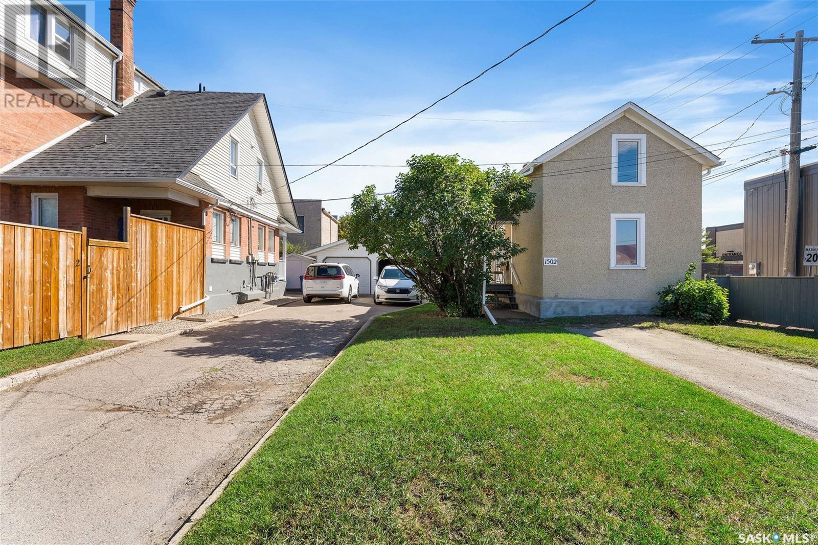 Property at 249 15th STREET W image 3
