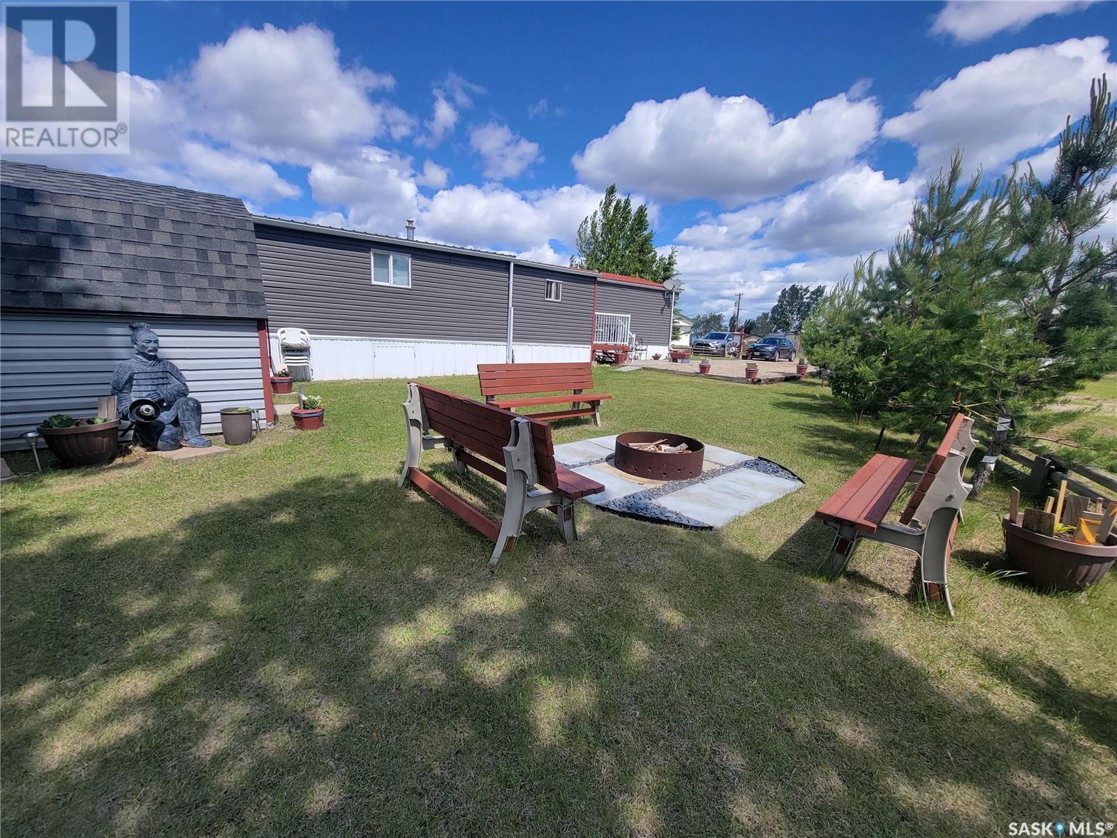 8 Mirror Place, Macklin, Saskatchewan  S0L 2C0 - Photo 2 - SK982993